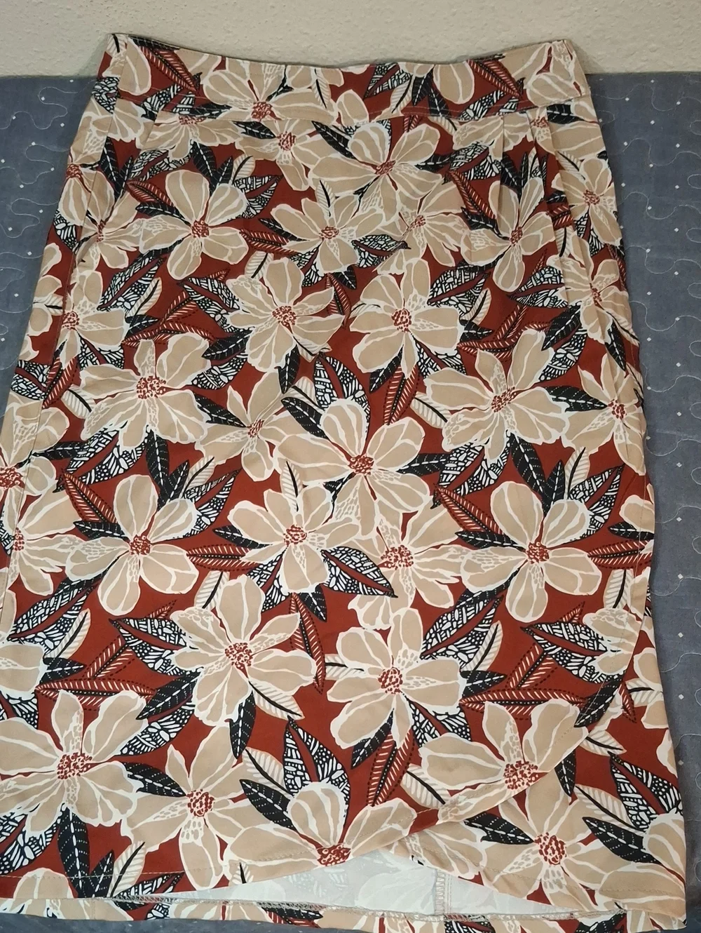 Floral Print Midi Skirt in Rust and Beige Size X Small